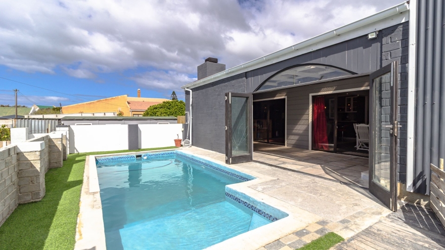 2 Bedroom Property for Sale in Franskraal Western Cape